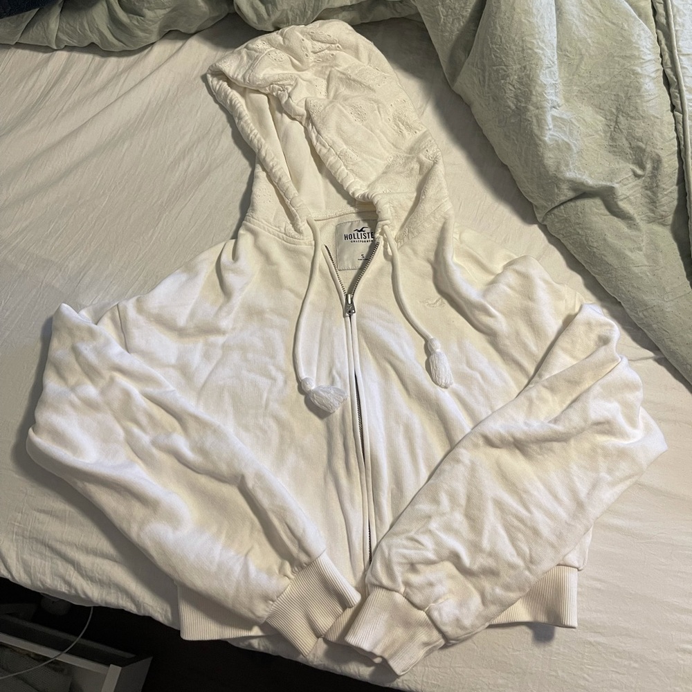 white crop zip up jacket